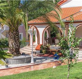 4 Bedroom Villa with Pool and Annex near Porec, Sleeps 8